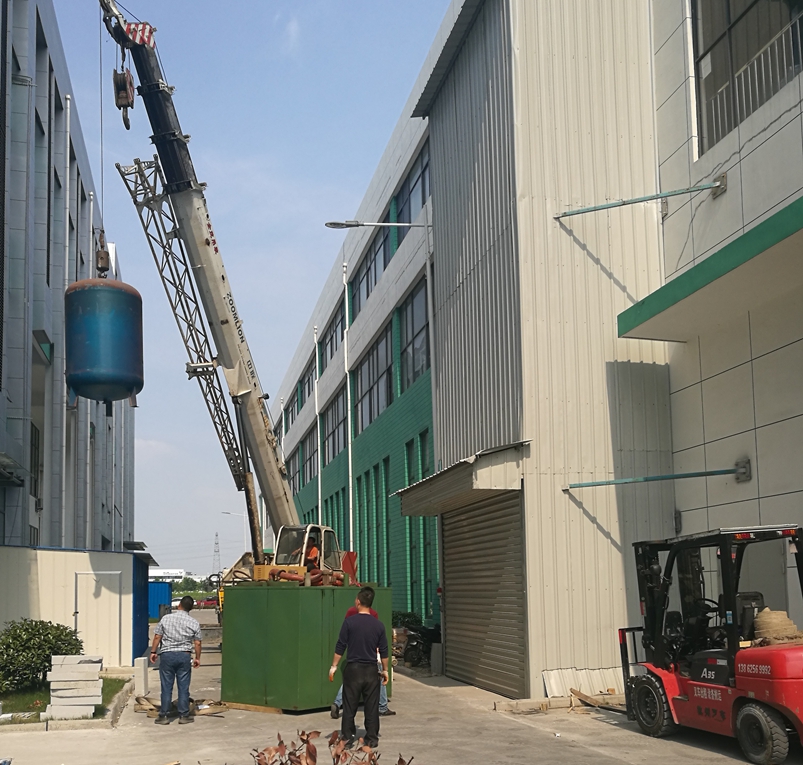 3至10吨叉车租、8至500吨吊车租，随车吊，设备移位，机器定位 吊装平台租期随意叉车装卸安全